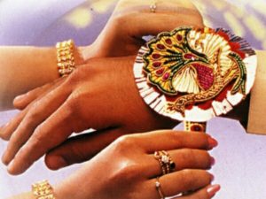 2016_8image_13_02_227222844time_rakhi-ll-600x450